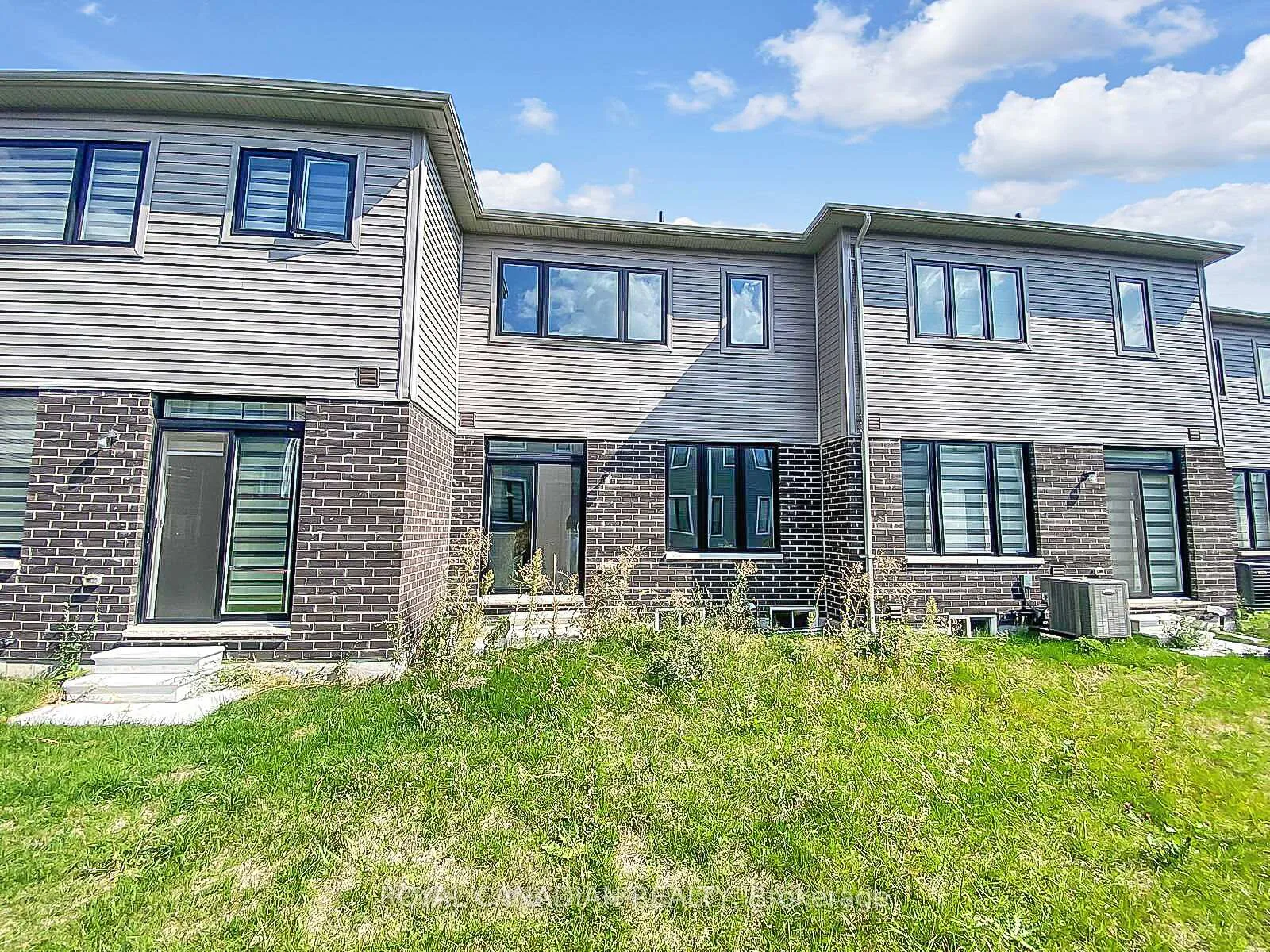Photo 45 of 21 Tamworth Terrace, Barrie, Rural Barrie Southeast — HOMEH