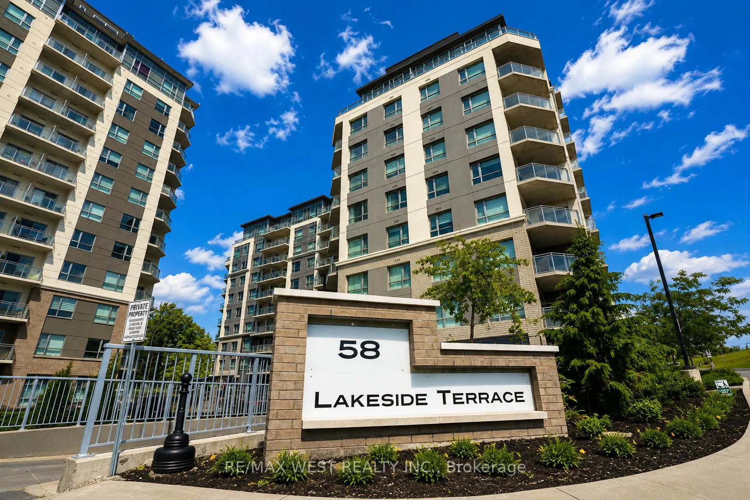 Photo 1 of Unit 216, 58 Lakeside Terrace, Barrie, Little Lake — HOMEH