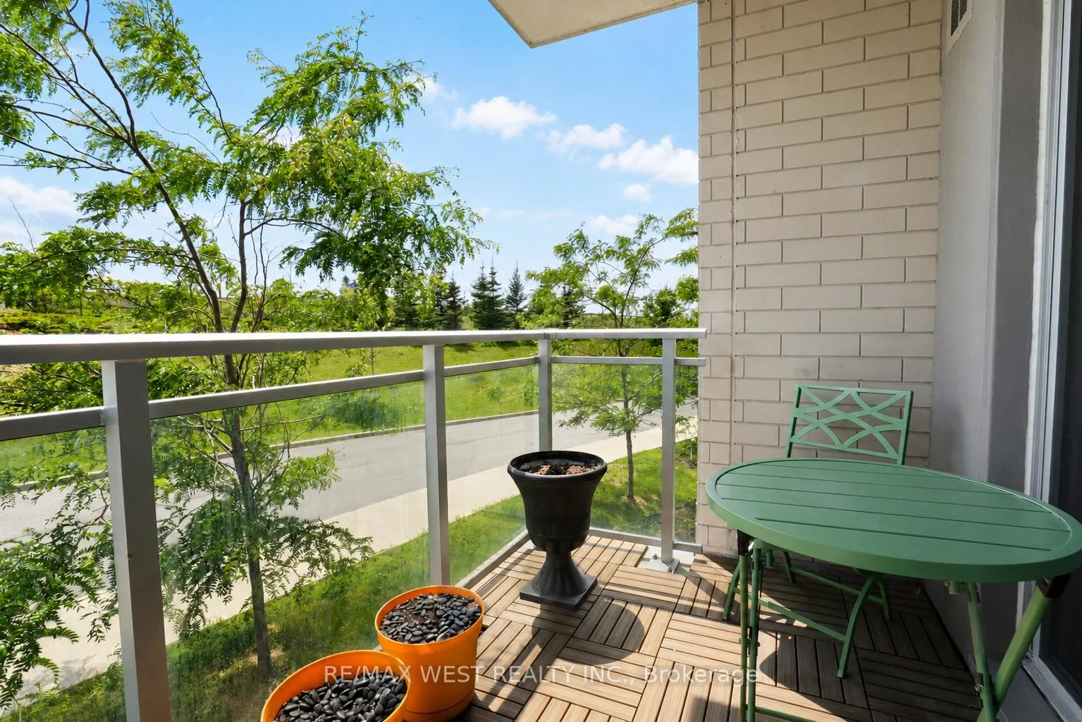Photo 8 of Unit 216, 58 Lakeside Terrace, Barrie, Little Lake — HOMEH