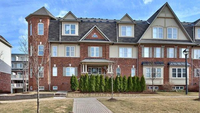 Front of Unit 2, 734 Neighbourhood Circle