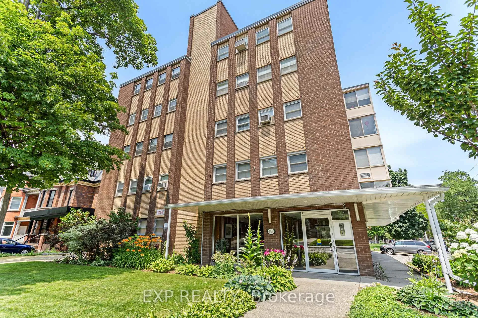 Front of Unit 302, 38 Charlton Avenue W