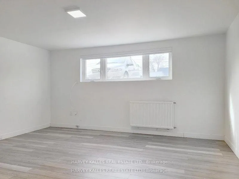 Photo 2 of Unit 2, 521 Browns Line, Etobicoke, Alderwood — HOMEH