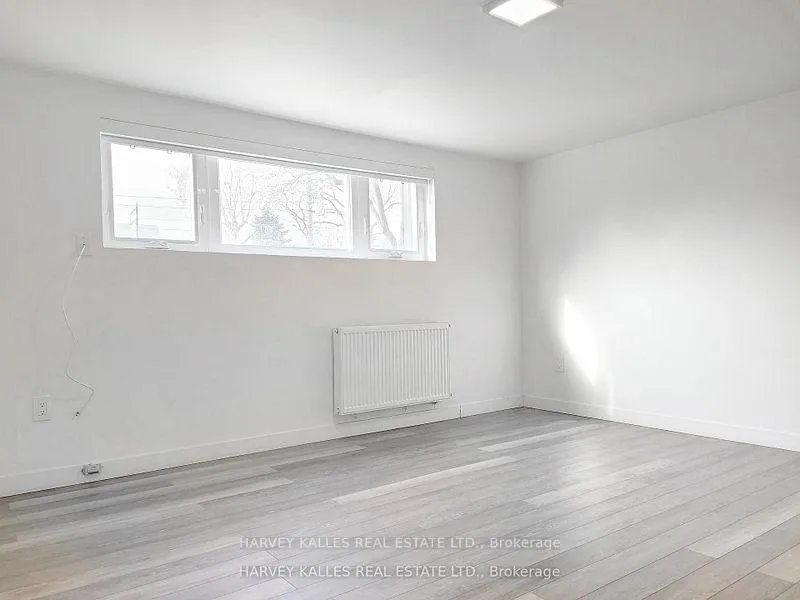 Photo 3 of Unit 2, 521 Browns Line, Etobicoke, Alderwood — HOMEH