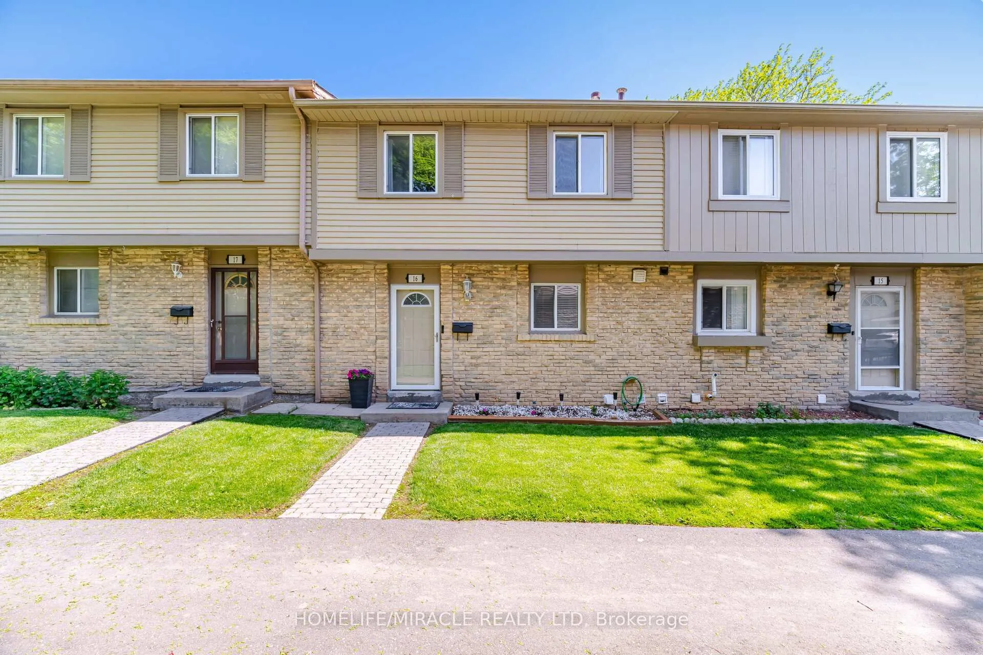 Photo 2 of Unit 16, 57 Hansen Road N, Brampton, Madoc — HOMEH