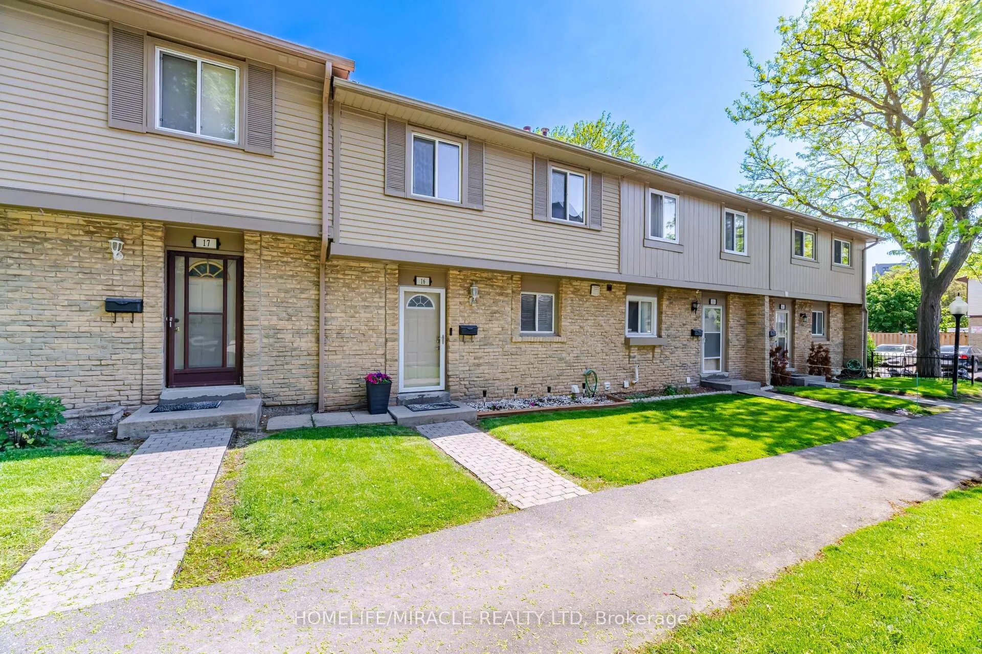 Photo 3 of Unit 16, 57 Hansen Road N, Brampton, Madoc — HOMEH