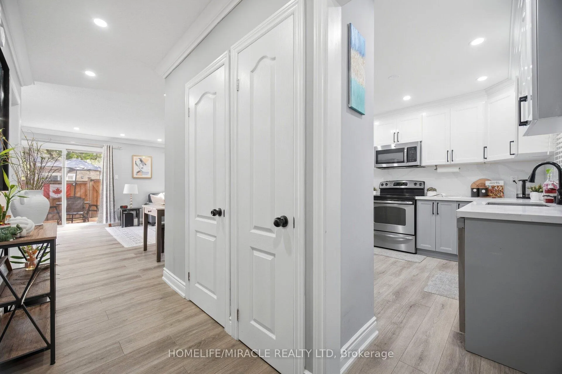 Photo 6 of Unit 16, 57 Hansen Road N, Brampton, Madoc — HOMEH