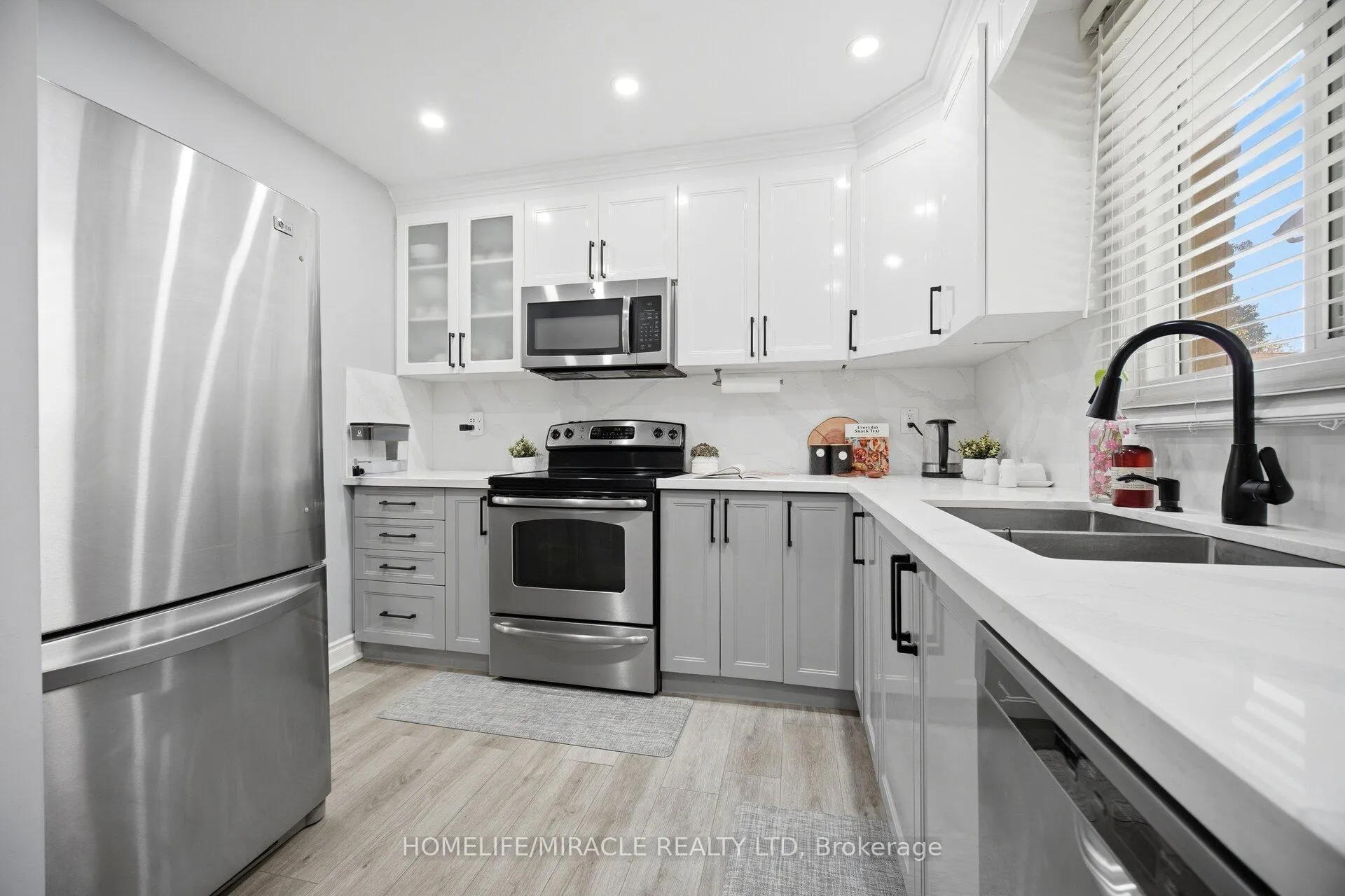 Photo 8 of Unit 16, 57 Hansen Road N, Brampton, Madoc — HOMEH