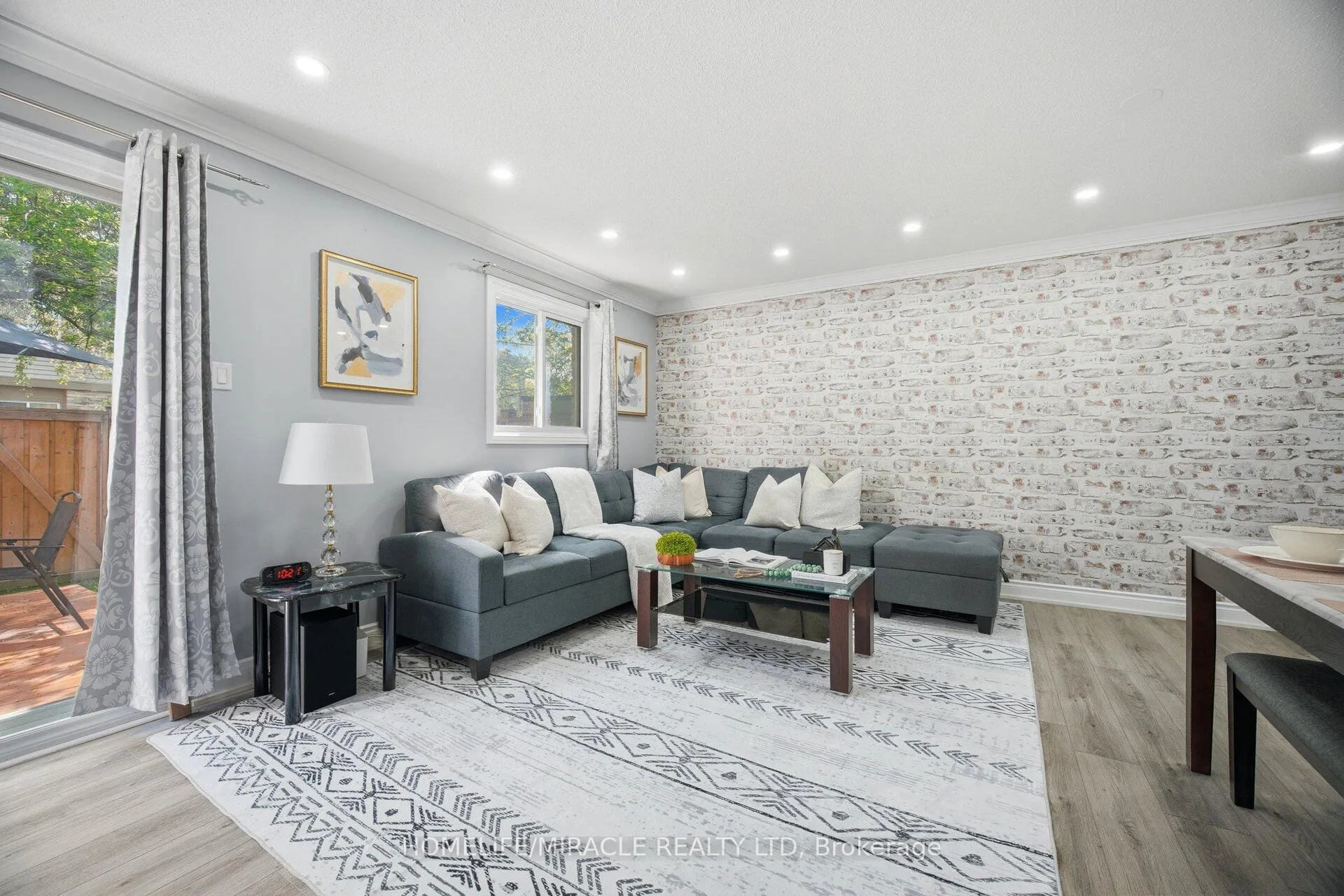 Photo 11 of Unit 16, 57 Hansen Road N, Brampton, Madoc — HOMEH