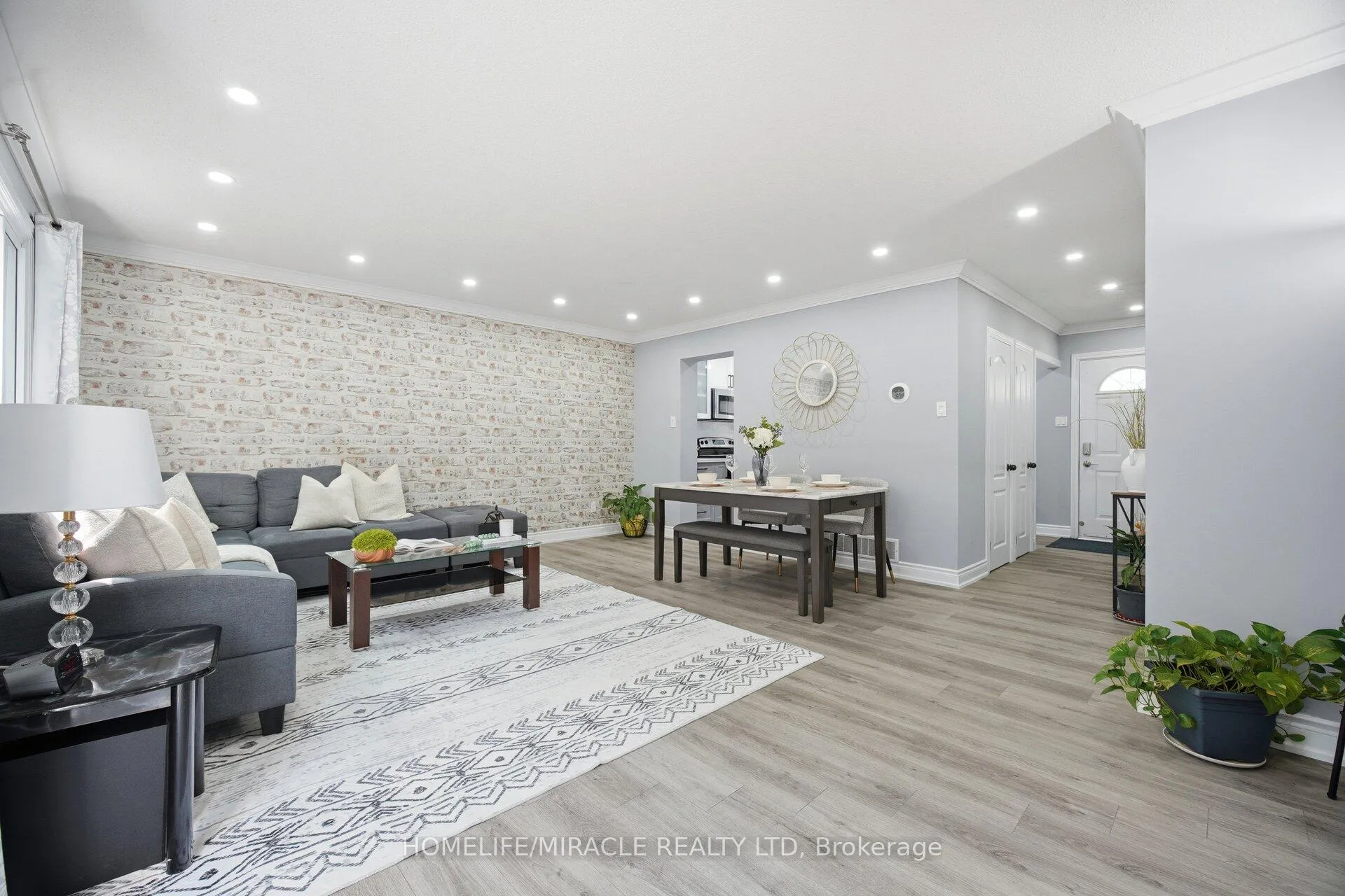 Photo 14 of Unit 16, 57 Hansen Road N, Brampton, Madoc — HOMEH