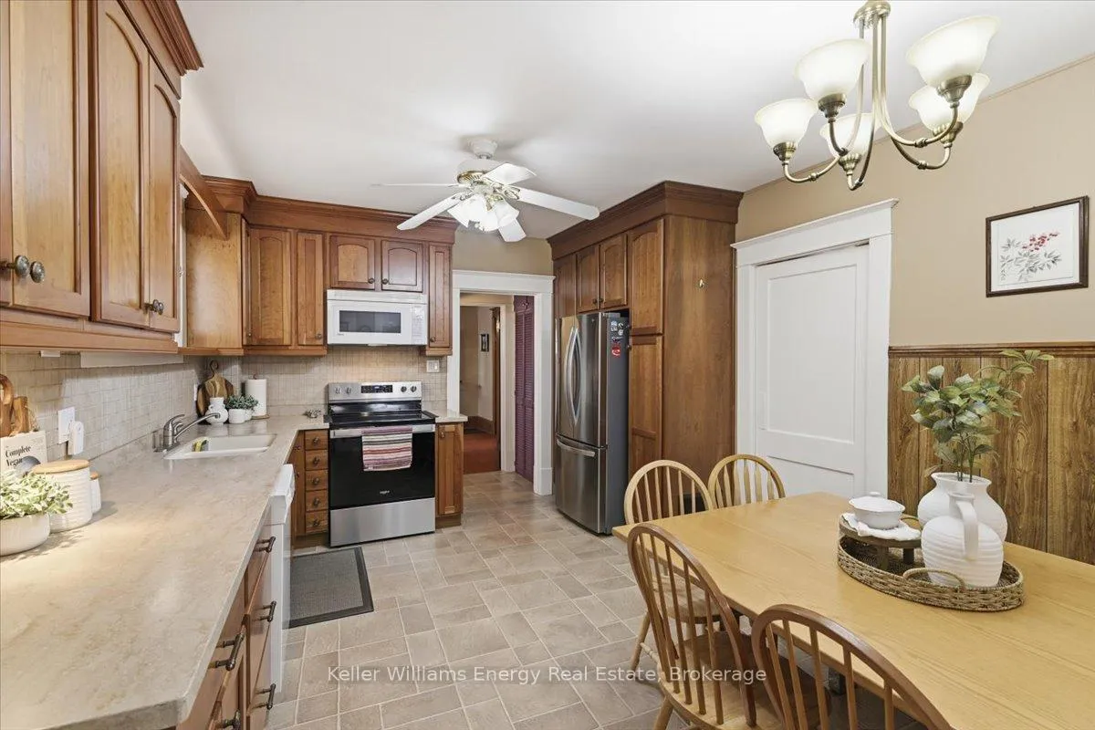 Photo 10 of 482 Simcoe Street N, Oshawa, O'Neill — HOMEH