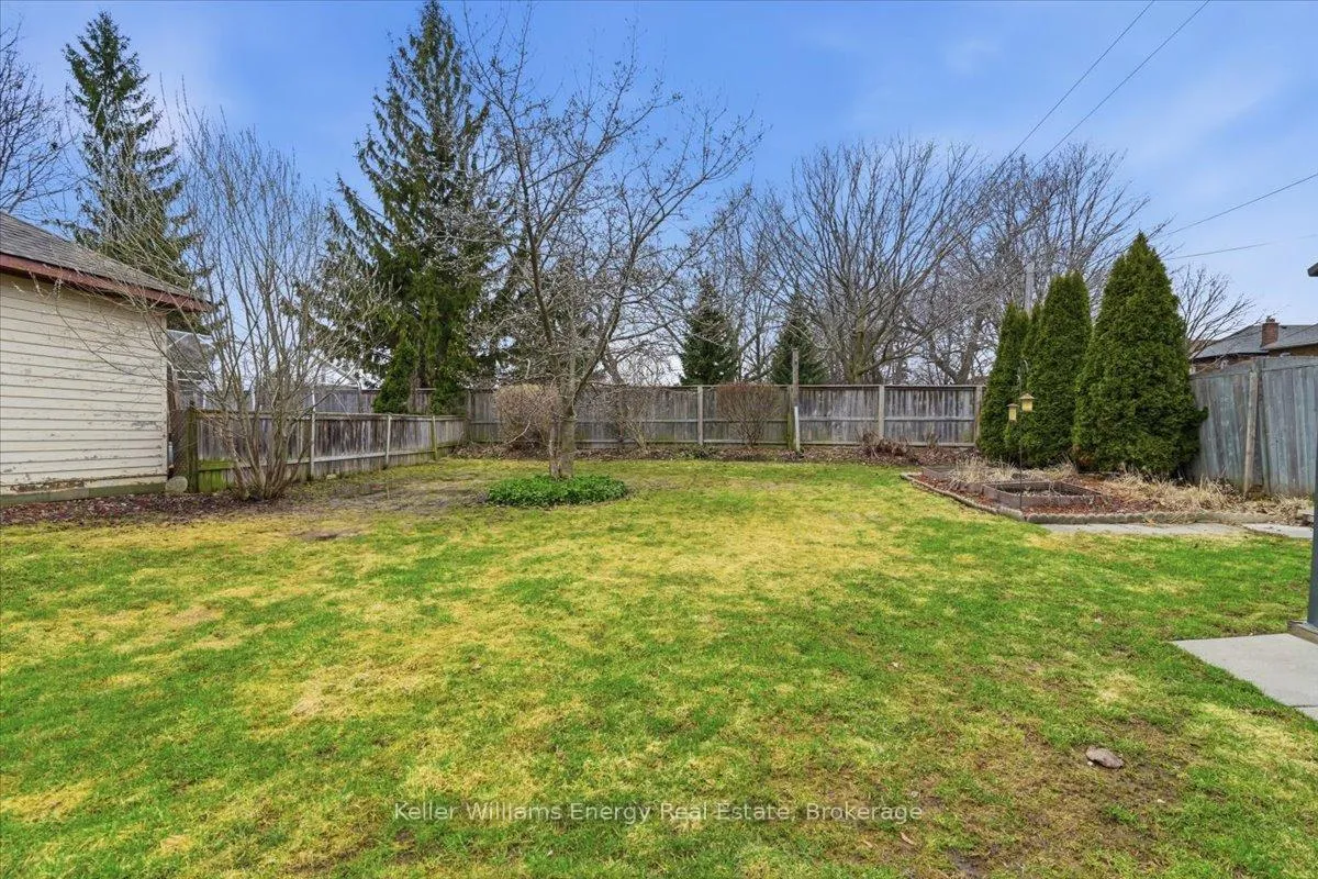Photo 23 of 482 Simcoe Street N, Oshawa, O'Neill — HOMEH