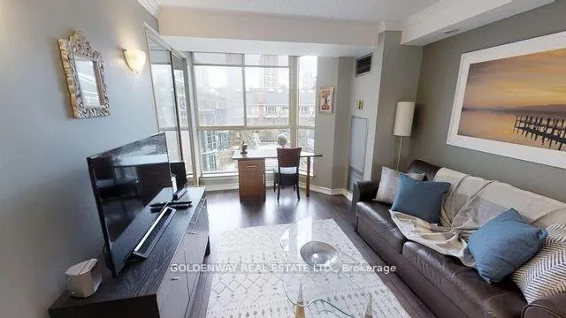 Front of Unit 304, 1055 Bay Street