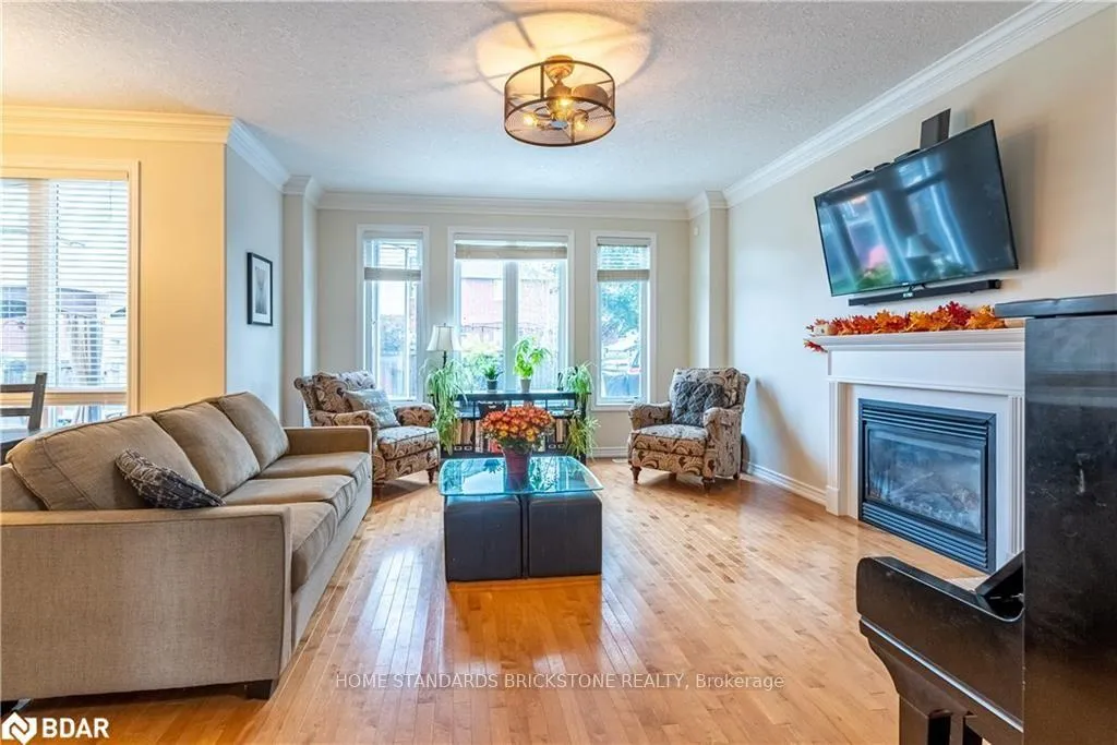 Photo 10 of 53 Graihawk Drive, Barrie, Ardagh — HOMEH