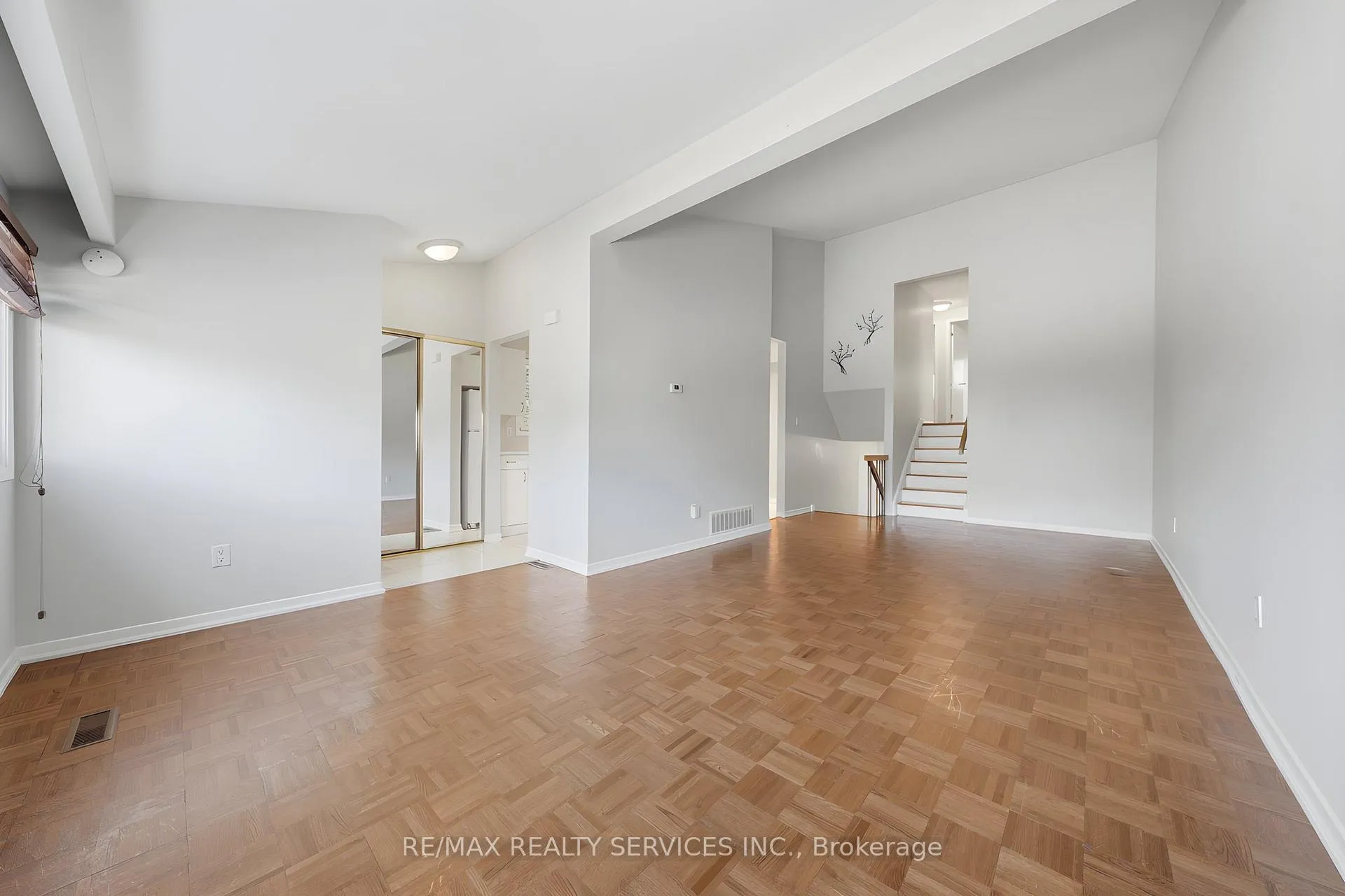 Photo 10 of 2081 South Millway, Mississauga, Erin Mills — HOMEH
