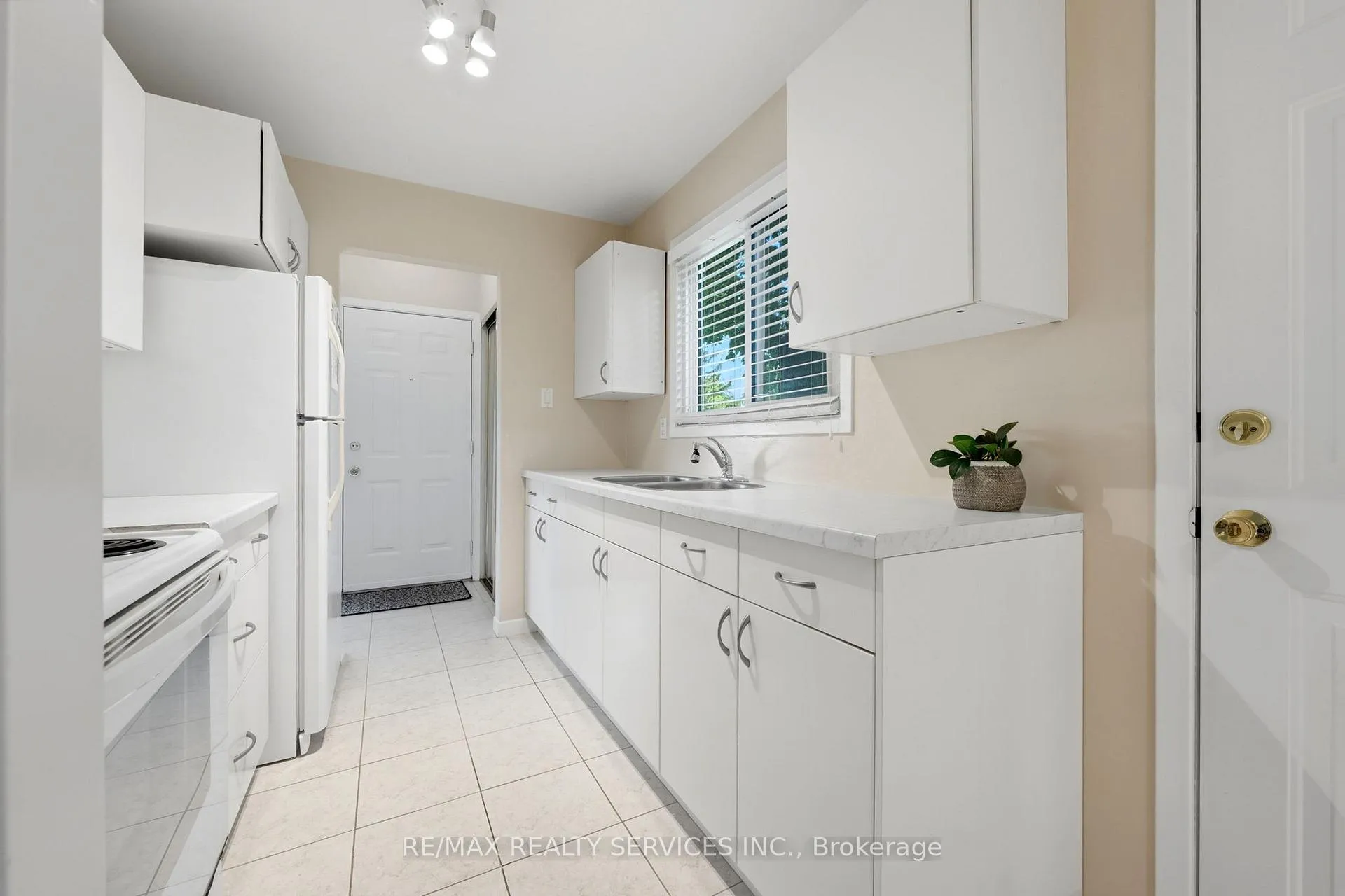 Photo 16 of 2081 South Millway, Mississauga, Erin Mills — HOMEH