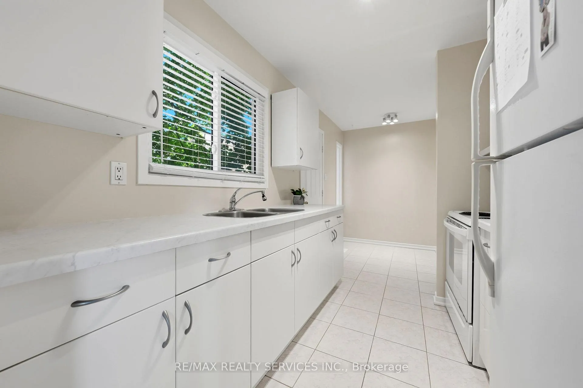 Photo 17 of 2081 South Millway, Mississauga, Erin Mills — HOMEH