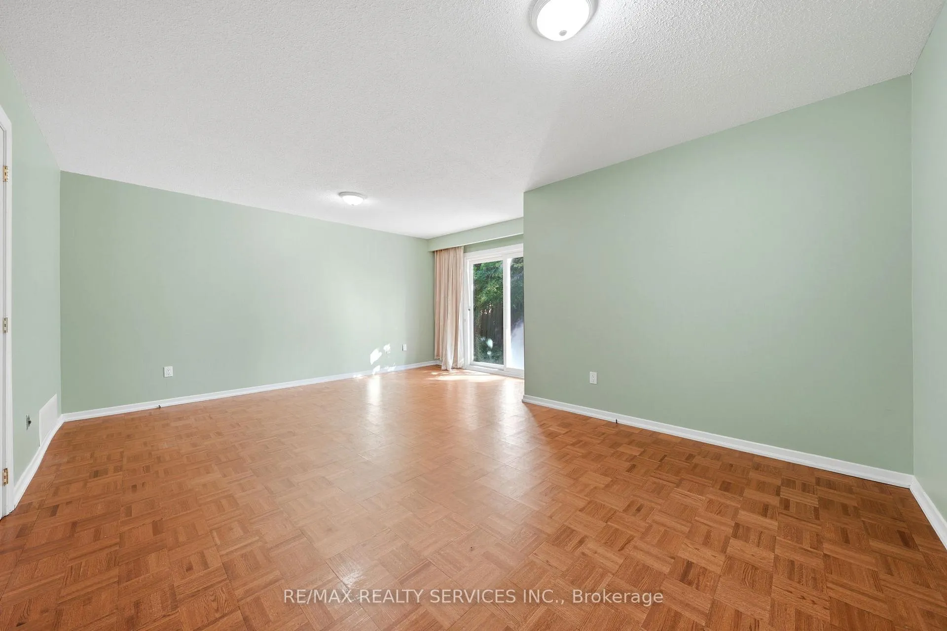 Photo 25 of 2081 South Millway, Mississauga, Erin Mills — HOMEH