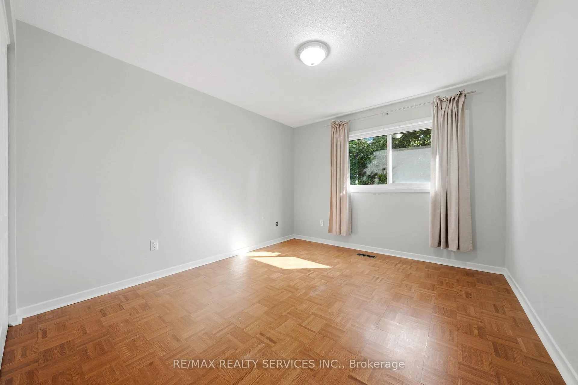 Photo 29 of 2081 South Millway, Mississauga, Erin Mills — HOMEH
