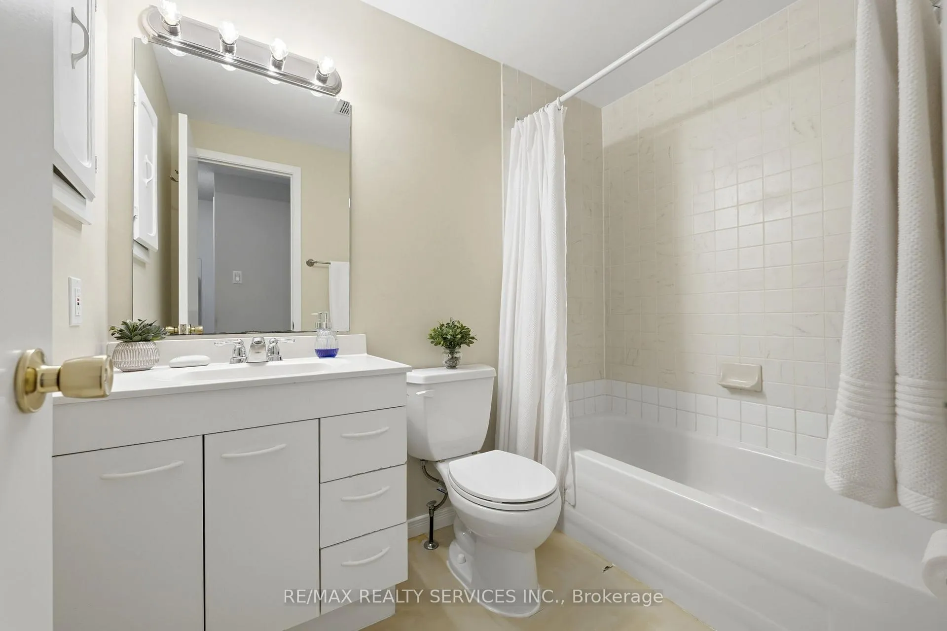 Photo 32 of 2081 South Millway, Mississauga, Erin Mills — HOMEH