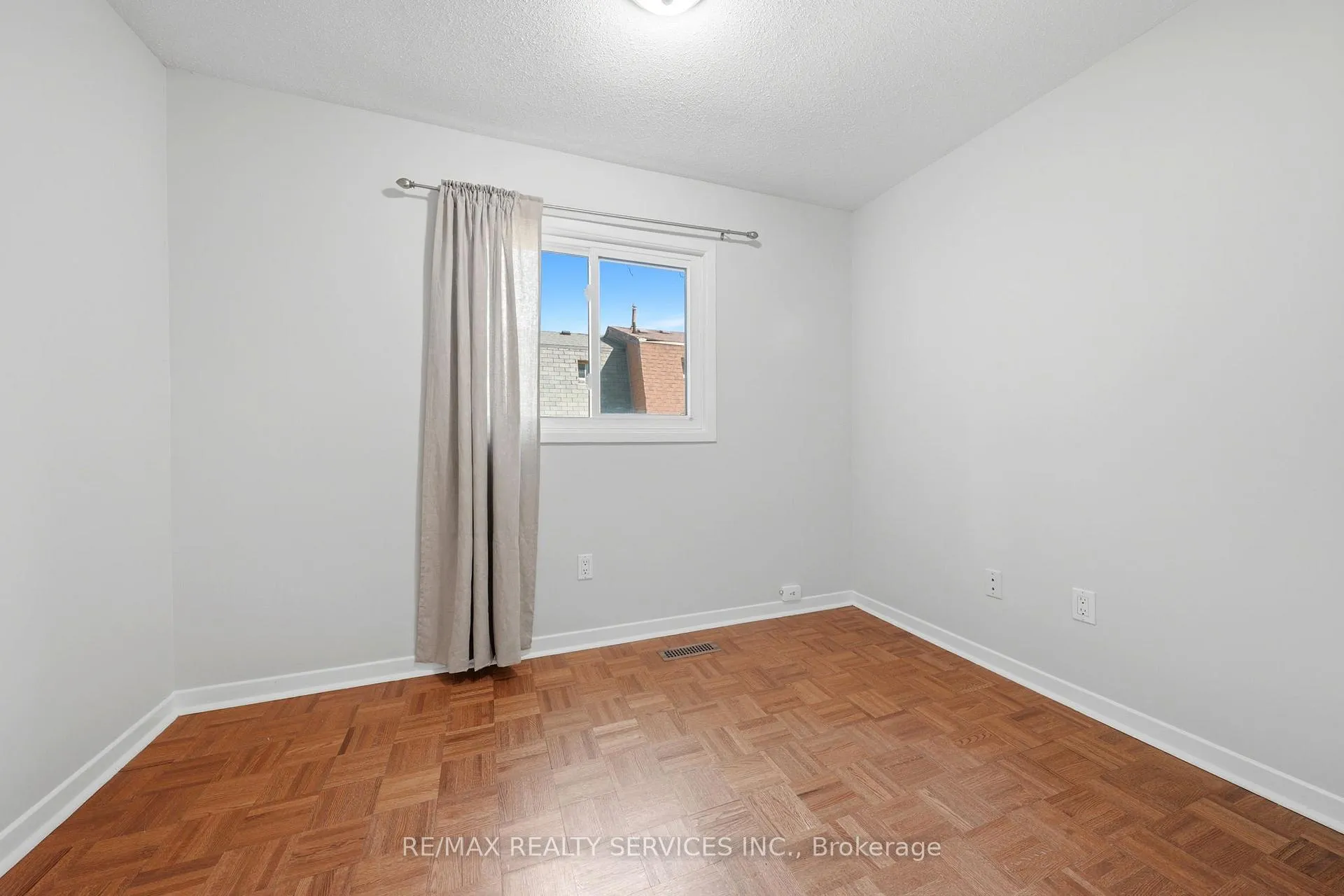 Photo 35 of 2081 South Millway, Mississauga, Erin Mills — HOMEH