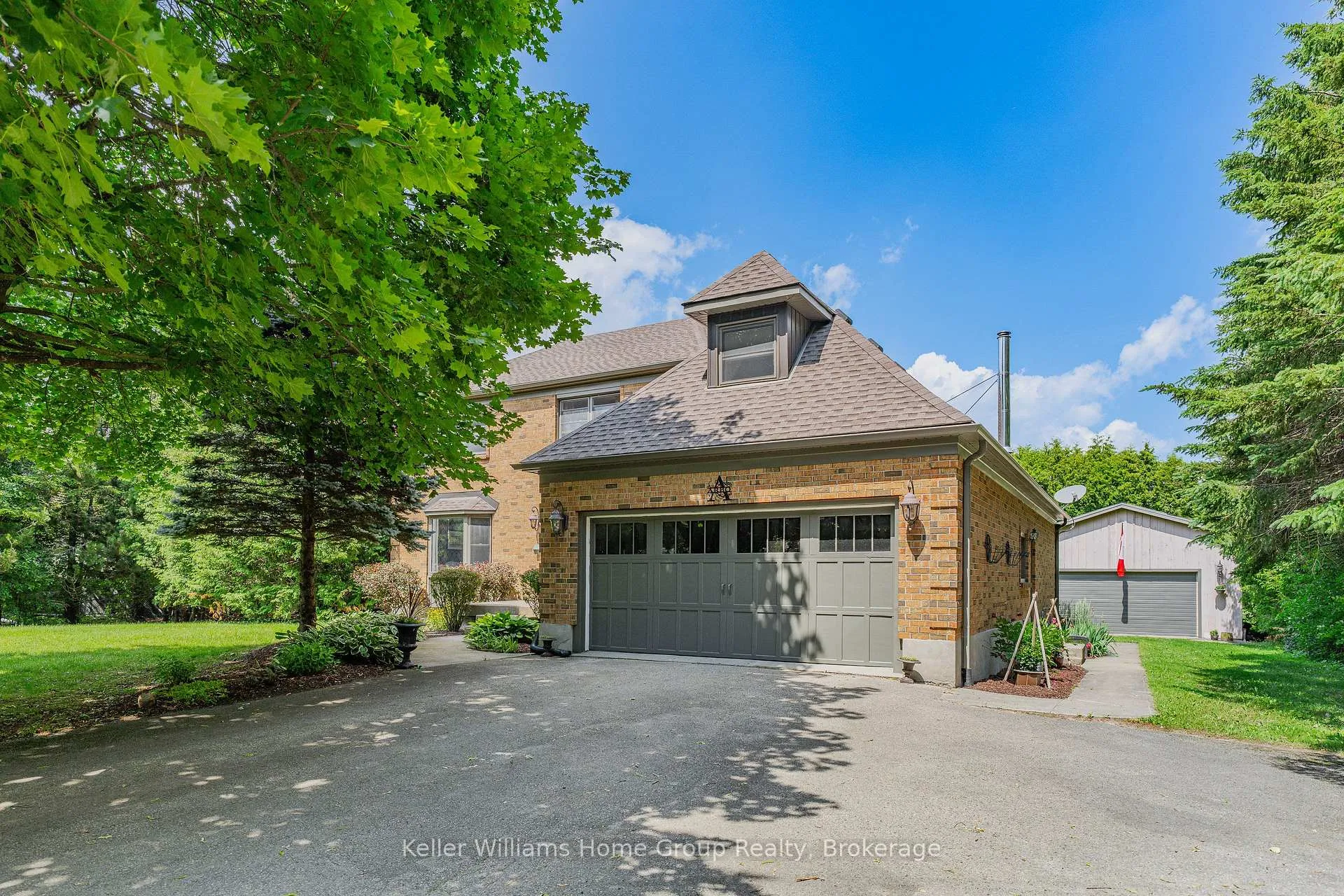 Photo 3 of 2 Gow Street, Centre Wellington, Fergus — HOMEH