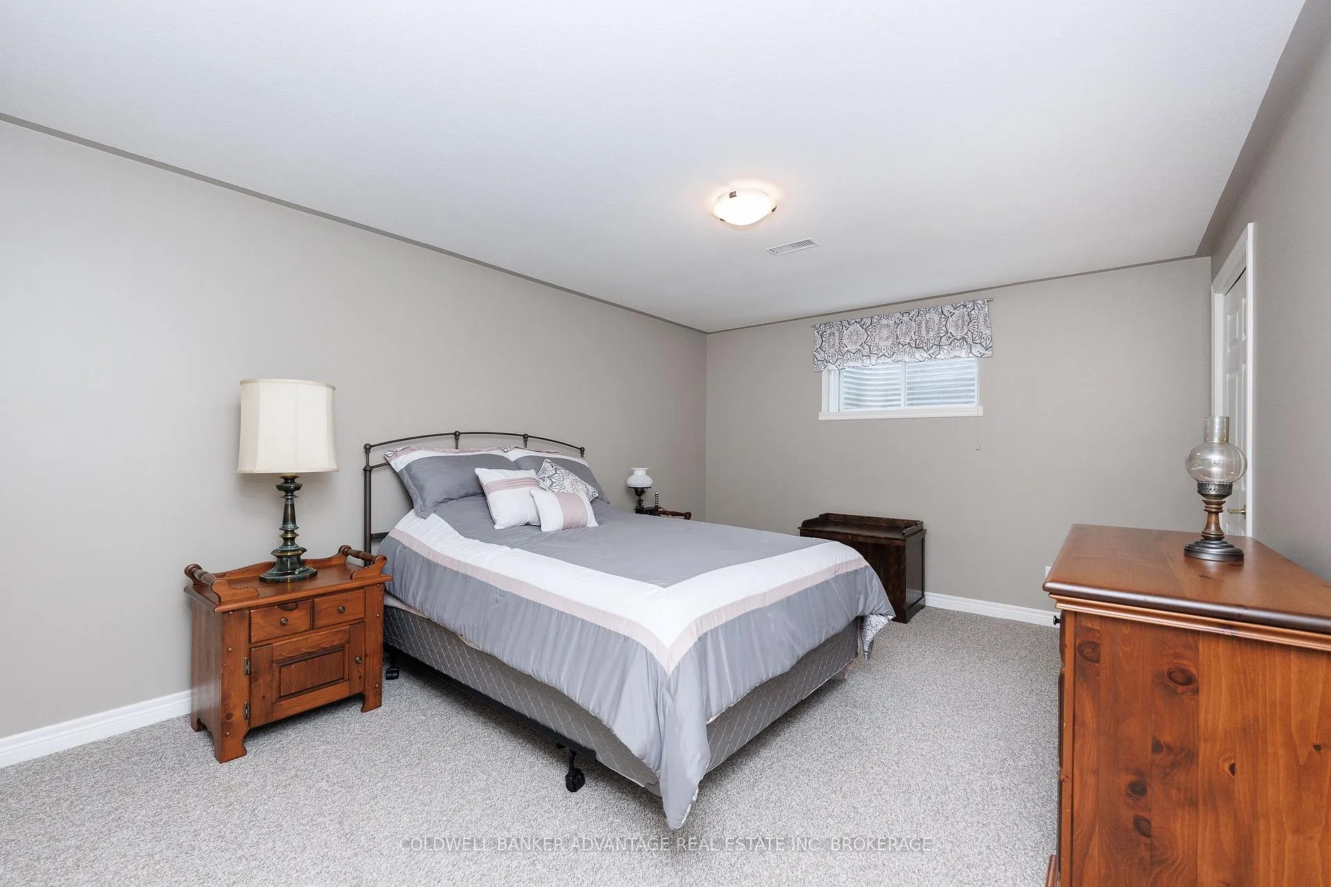 Photo 38 of 18 Willson Crossing Court, Pelham, Fonthill — HOMEH