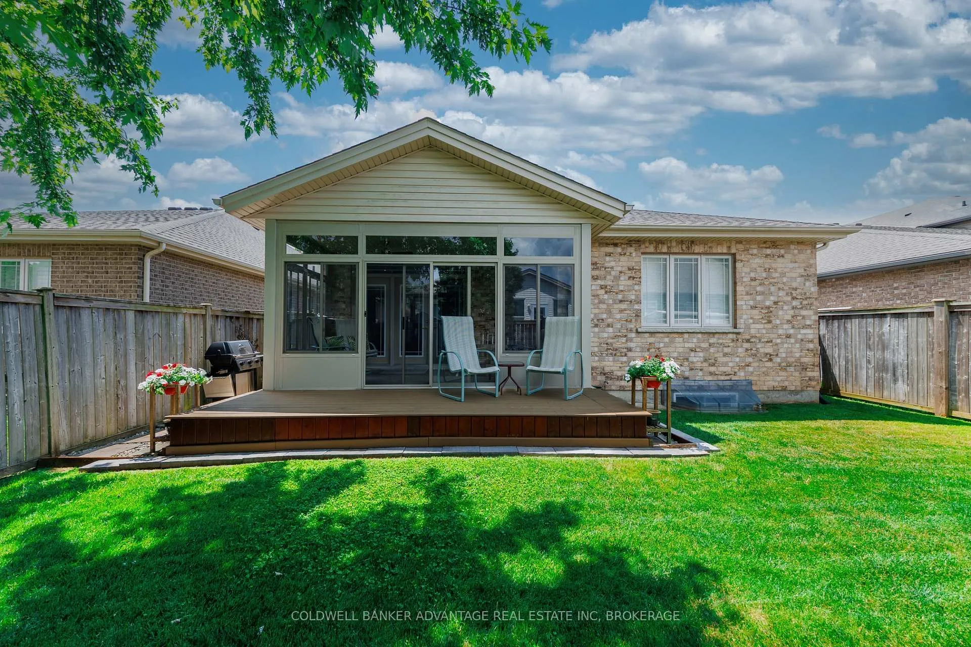 Photo 10 of 18 Willson Crossing Court, Pelham, Fonthill — HOMEH