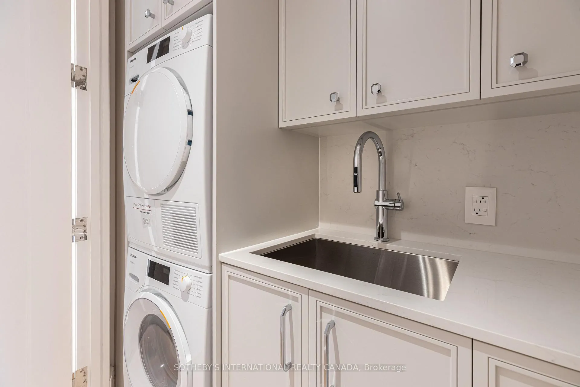 Photo 47 of Unit 1102, 89 Avenue Road, Toronto, The Annex — HOMEH