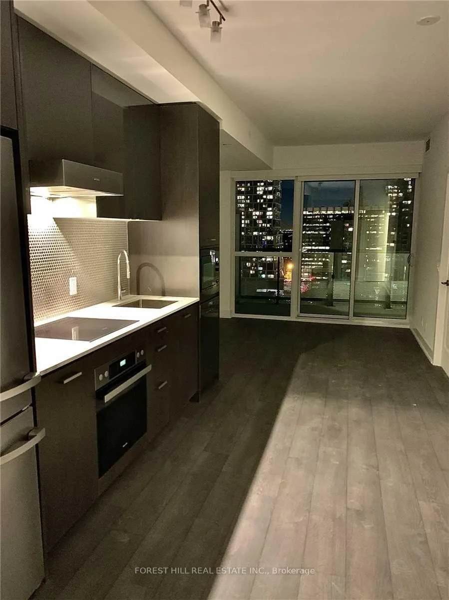Photo 2 of Unit 1305, 11 Lillian Street, Toronto, Mount Pleasant West — HOMEH