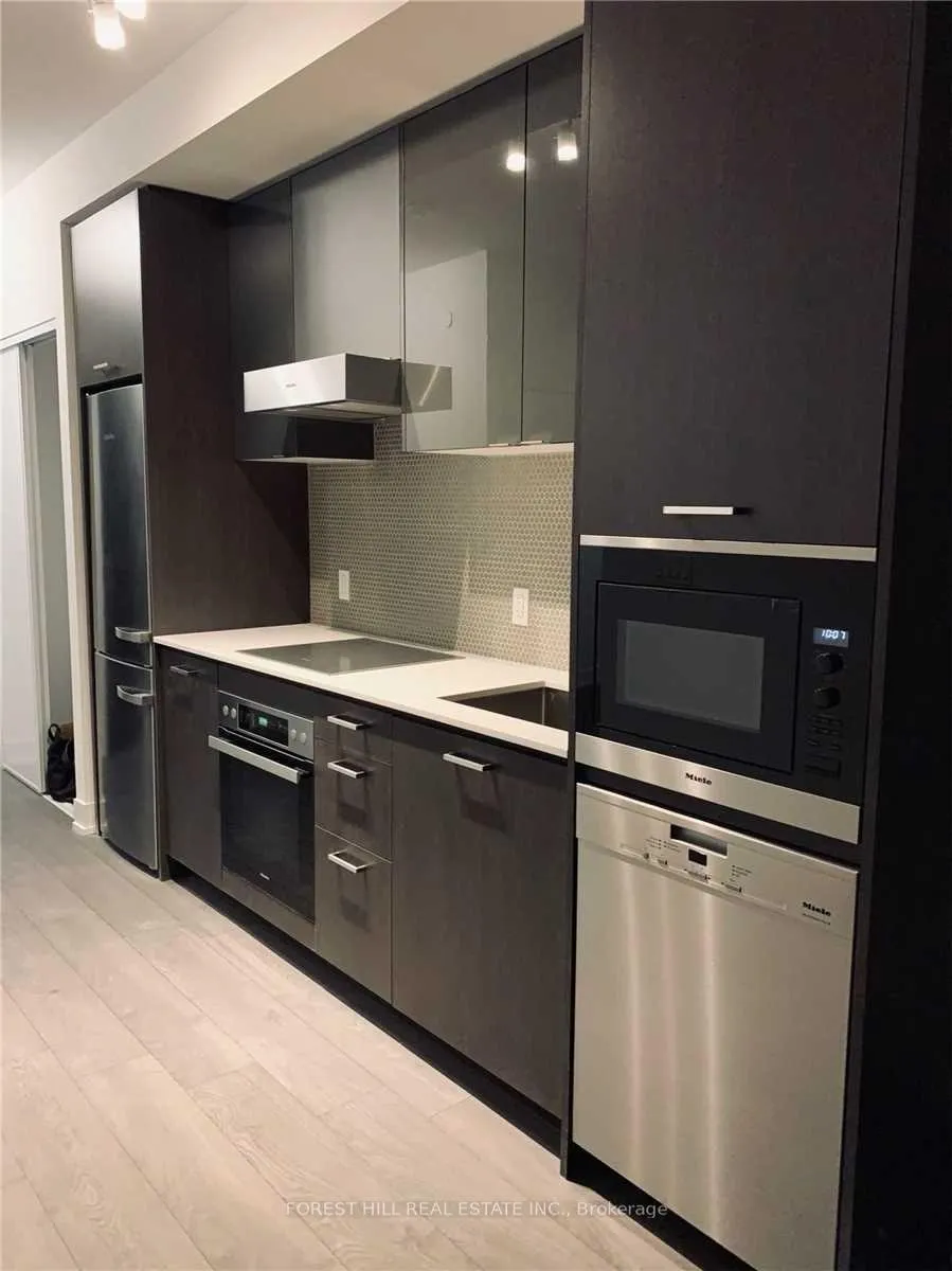 Photo 4 of Unit 1305, 11 Lillian Street, Toronto, Mount Pleasant West — HOMEH