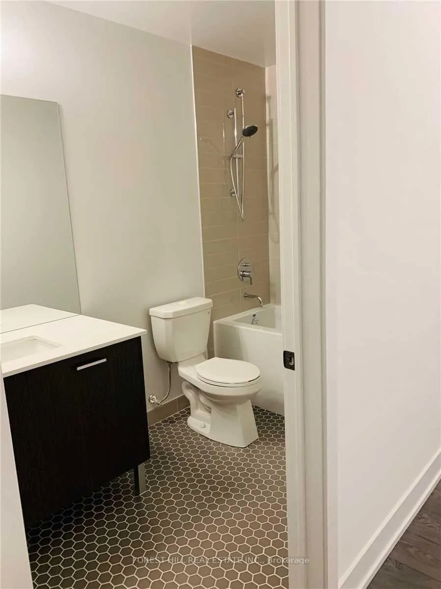 Photo 9 of Unit 1305, 11 Lillian Street, Toronto, Mount Pleasant West — HOMEH