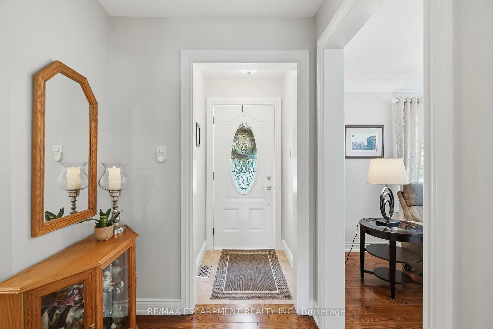 Photo 3 of 101 Victoria Street, Hamilton, Waterdown — HOMEH