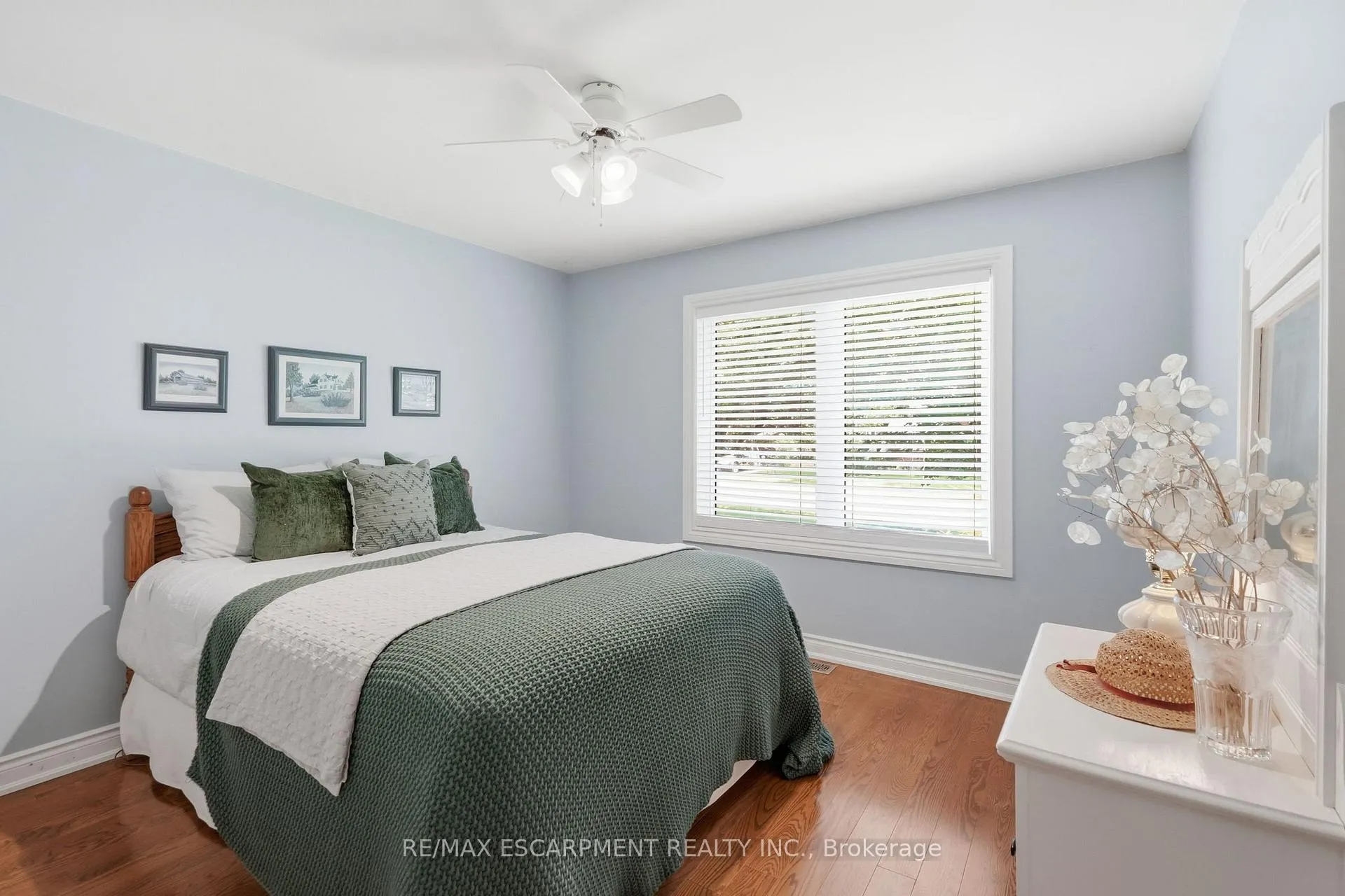 Photo 18 of 101 Victoria Street, Hamilton, Waterdown — HOMEH