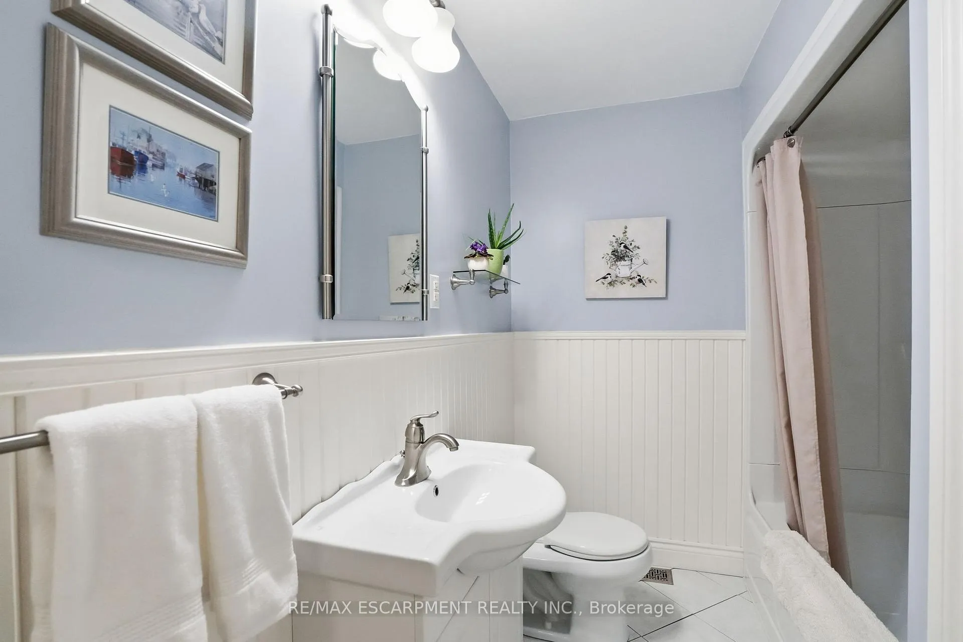 Photo 22 of 101 Victoria Street, Hamilton, Waterdown — HOMEH
