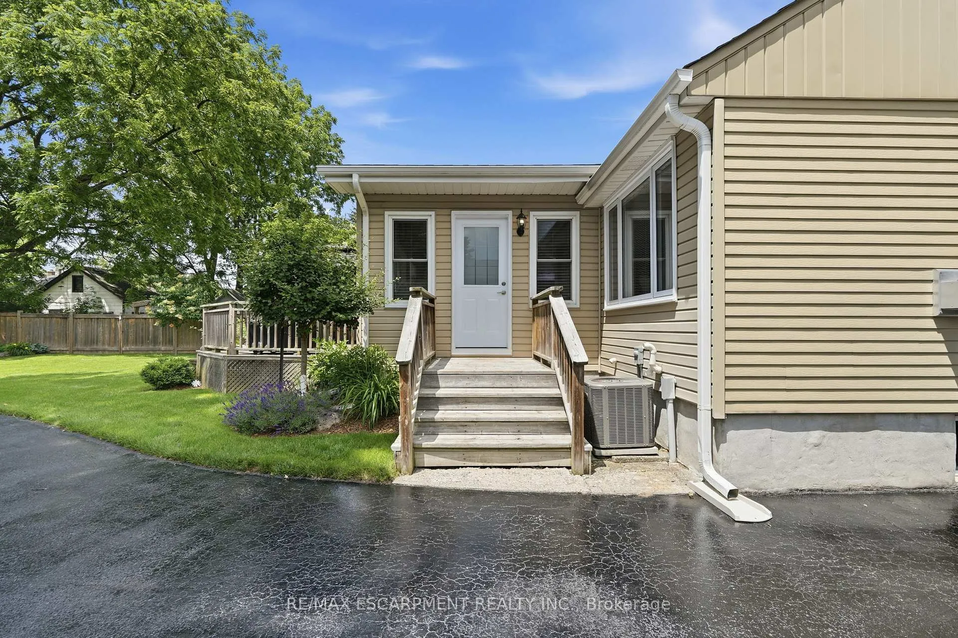 Photo 23 of 101 Victoria Street, Hamilton, Waterdown — HOMEH