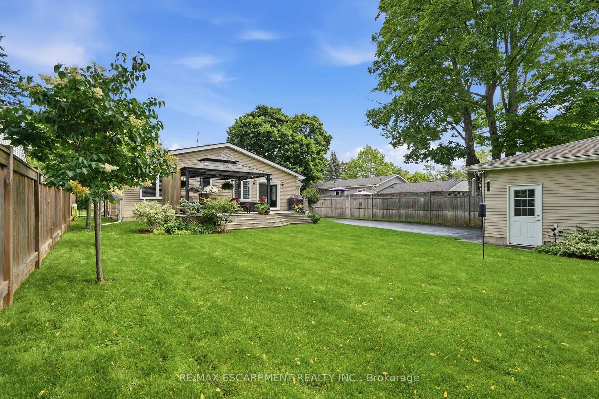Photo 26 of 101 Victoria Street, Hamilton, Waterdown — HOMEH