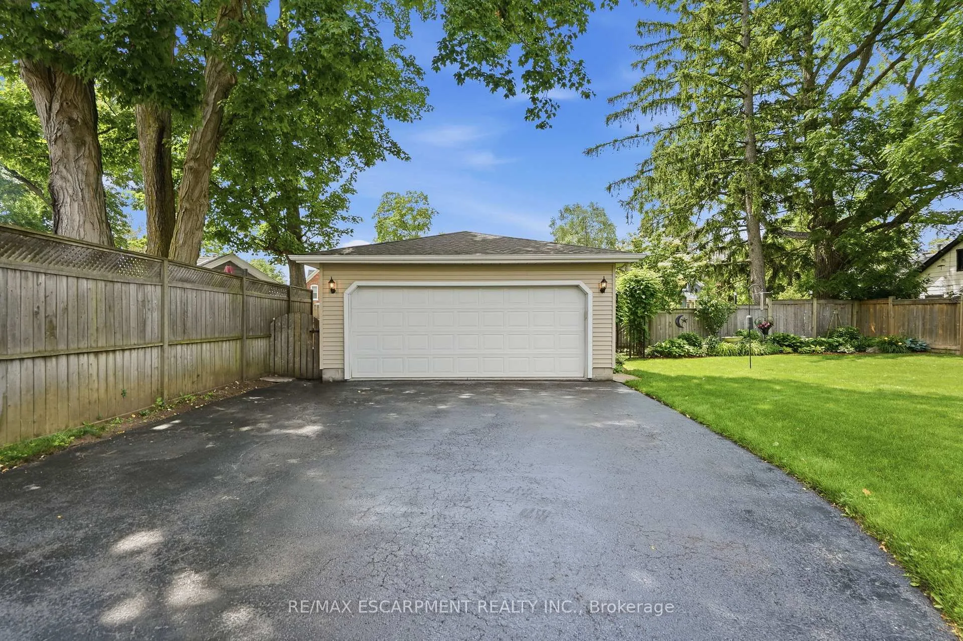 Photo 28 of 101 Victoria Street, Hamilton, Waterdown — HOMEH