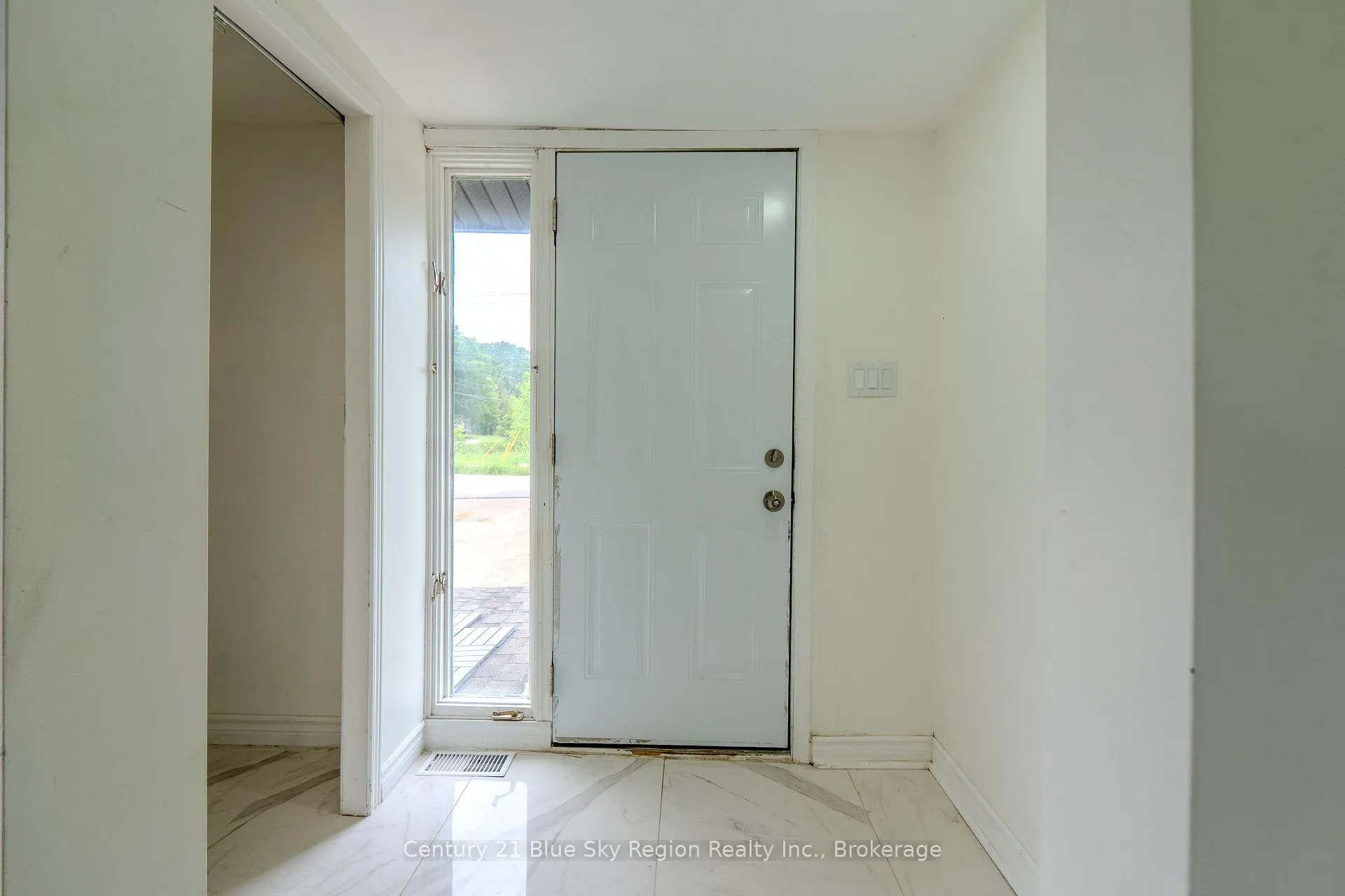 Photo 10 of 316 Tower Drive, North Bay, Airport — HOMEH