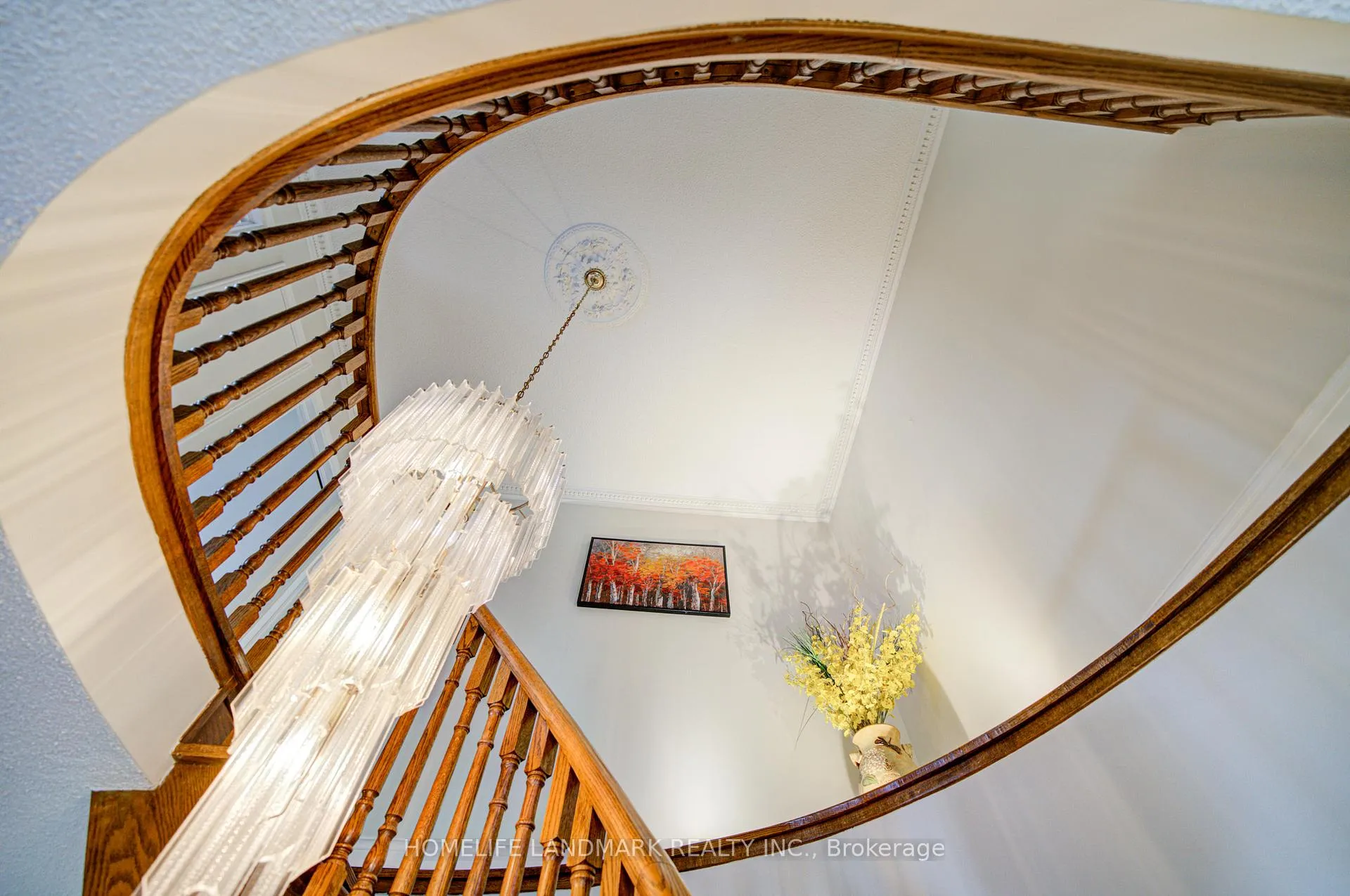 Photo 8 of 4303 Bridlepath Trail, Mississauga, Erin Mills — HOMEH