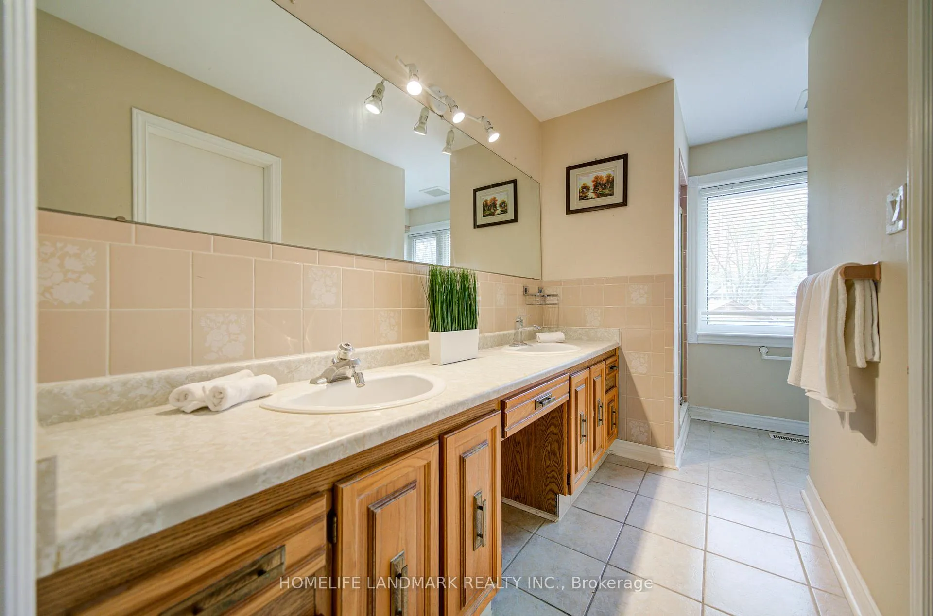 Photo 35 of 4303 Bridlepath Trail, Mississauga, Erin Mills — HOMEH
