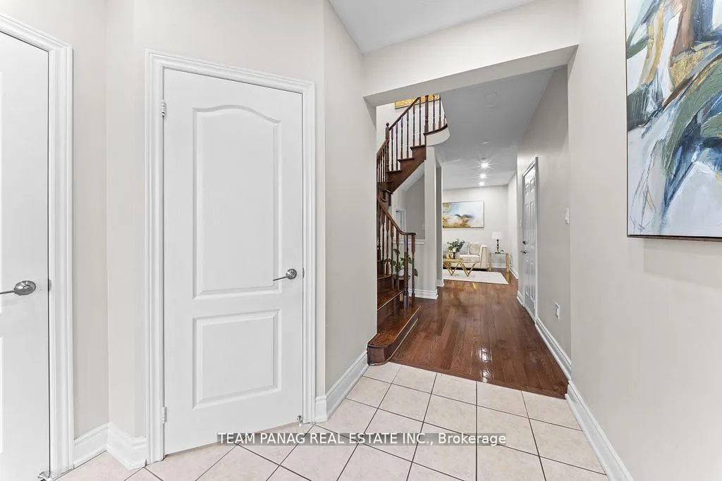 Photo 7 of 11 Powell Drive, Brampton, Sandringham-Wellington — HOMEH