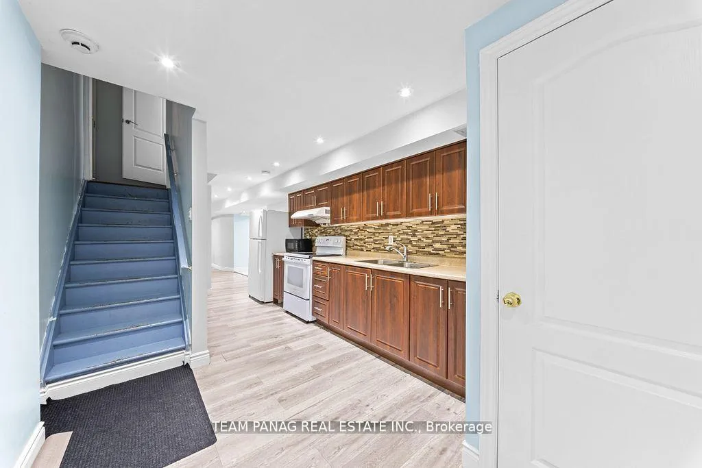 Photo 35 of 11 Powell Drive, Brampton, Sandringham-Wellington — HOMEH
