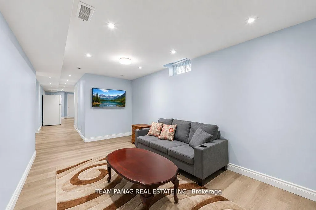 Photo 38 of 11 Powell Drive, Brampton, Sandringham-Wellington — HOMEH