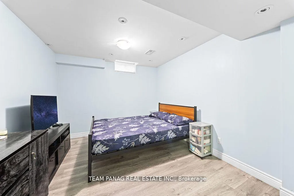 Photo 39 of 11 Powell Drive, Brampton, Sandringham-Wellington — HOMEH