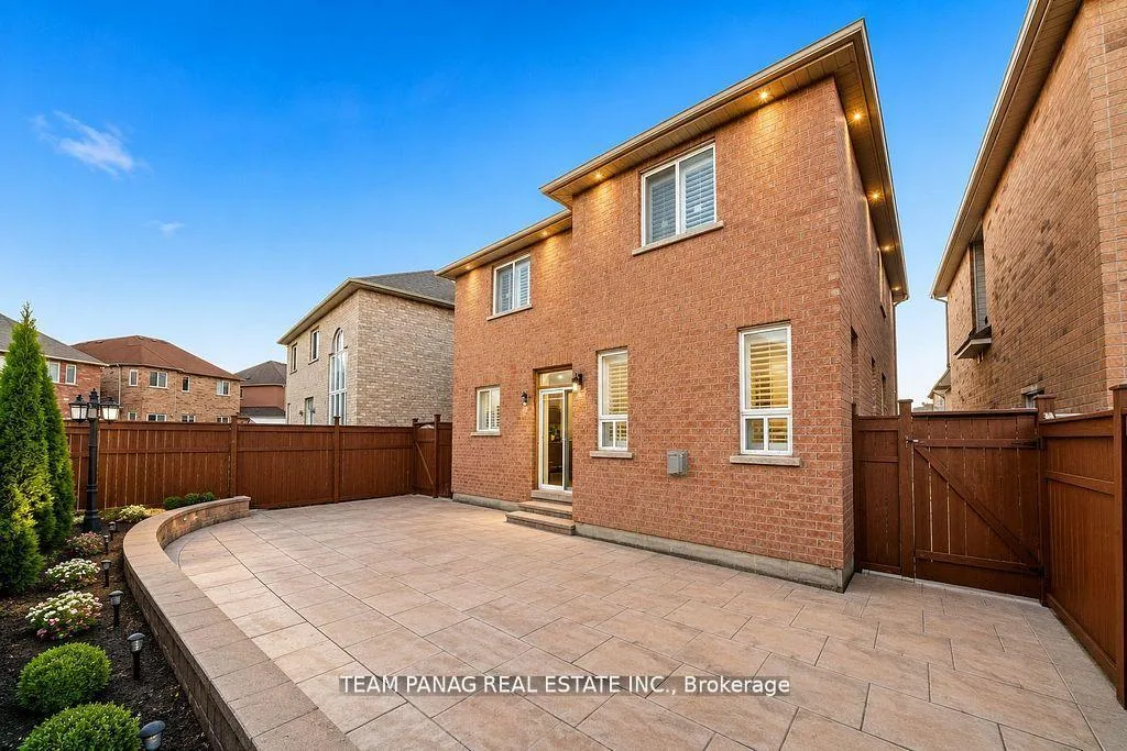 Photo 43 of 11 Powell Drive, Brampton, Sandringham-Wellington — HOMEH