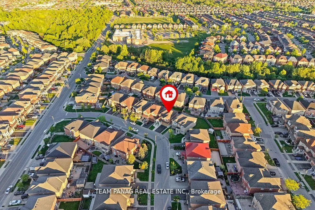 Photo 44 of 11 Powell Drive, Brampton, Sandringham-Wellington — HOMEH