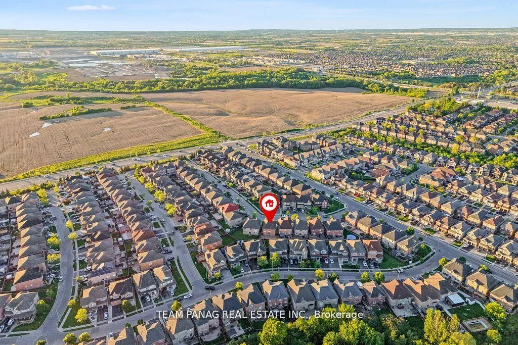 Photo 46 of 11 Powell Drive, Brampton, Sandringham-Wellington — HOMEH