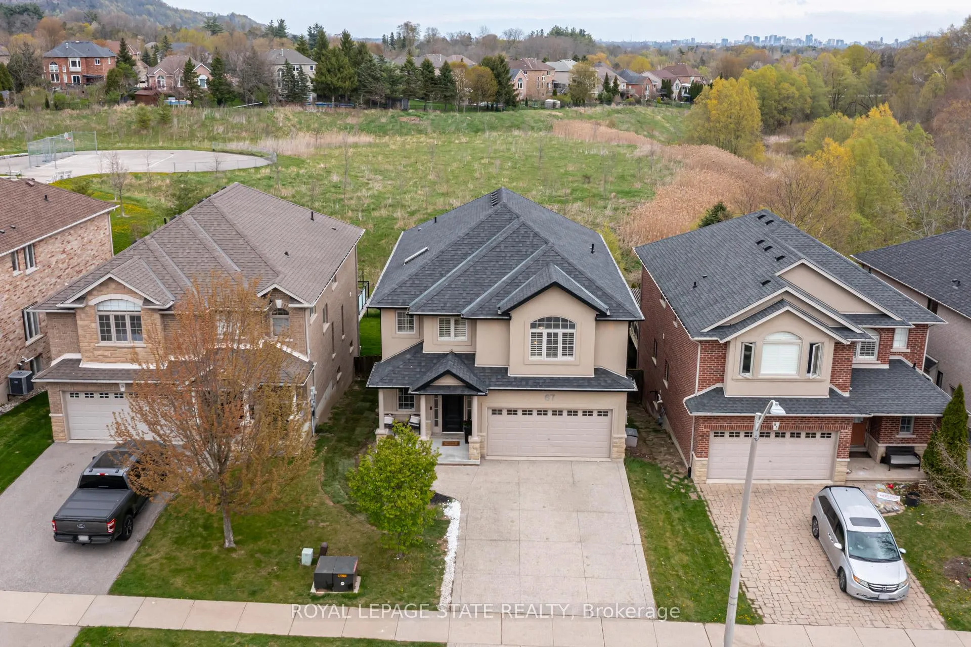 Photo 2 of 67 Newcombe Road, Hamilton, Dundas — HOMEH