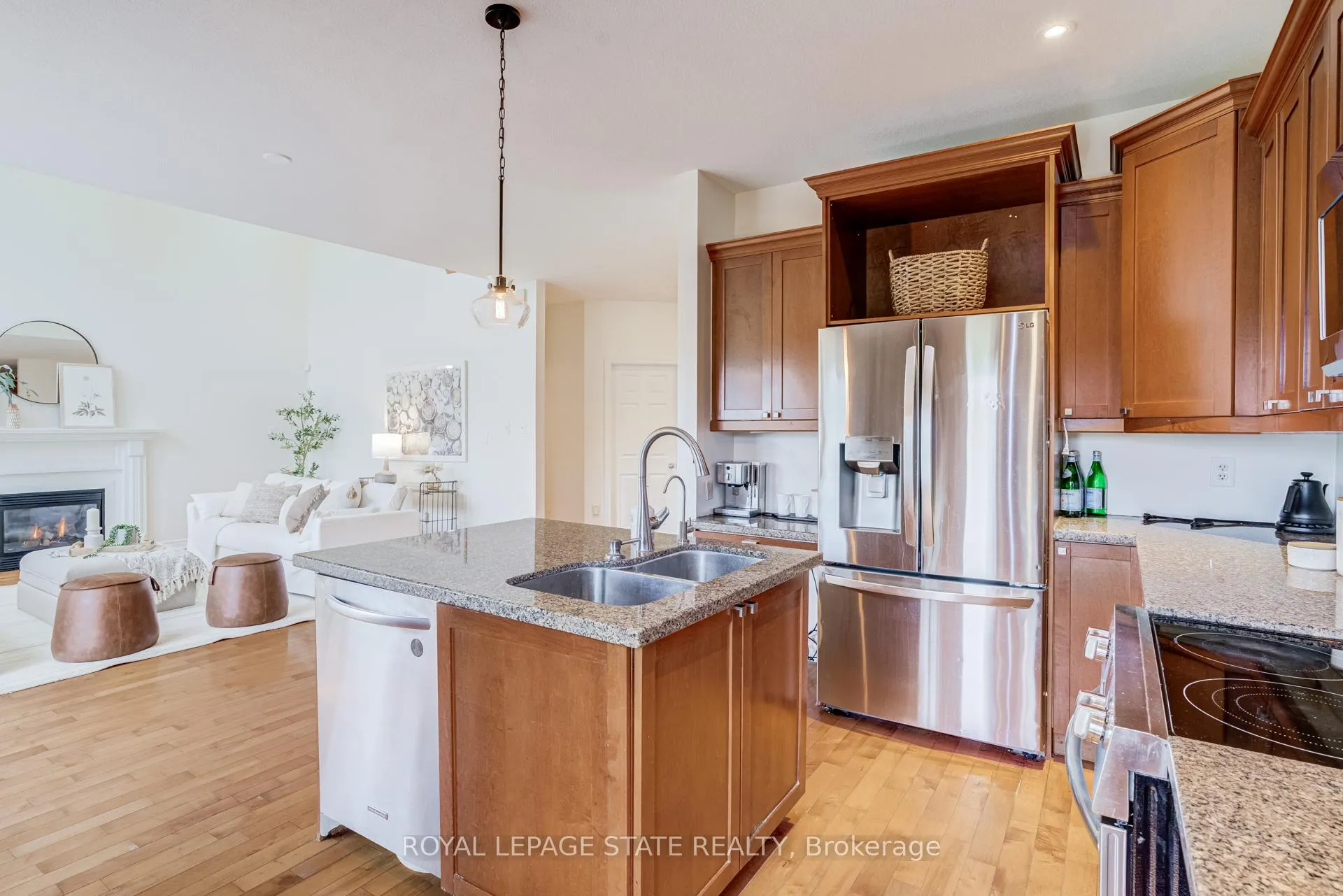Photo 15 of 67 Newcombe Road, Hamilton, Dundas — HOMEH