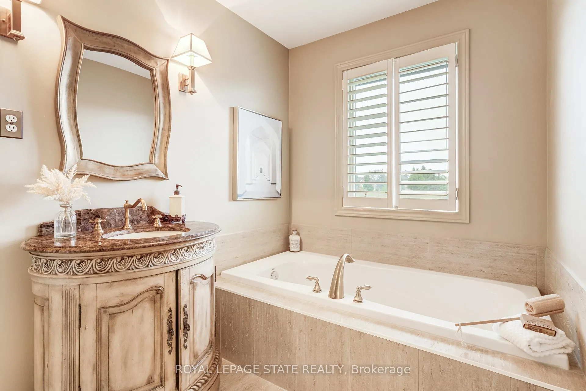 Photo 31 of 67 Newcombe Road, Hamilton, Dundas — HOMEH